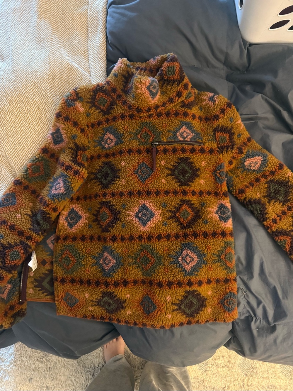 LL BEAN Signature Sherpa pullover Jacket in Rust, Green, Pink & Blue Geometric